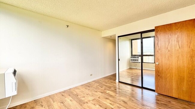 Building Photo - 5333 Likini St