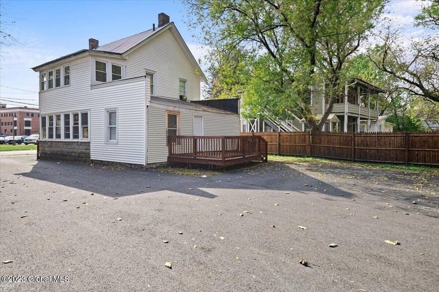 Back entrance + porch - 57 Montcalm St