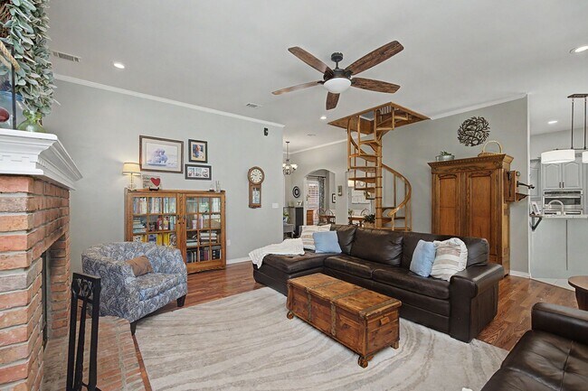 Building Photo - FIVE Bedroom Home in Bluewater Bay