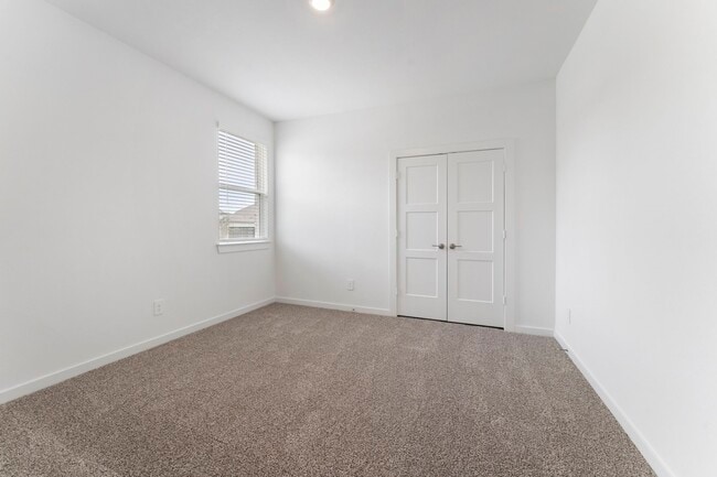 Building Photo - 13305 Big Sky Ct