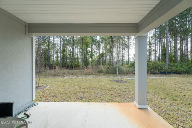 Building Photo - Like New Home