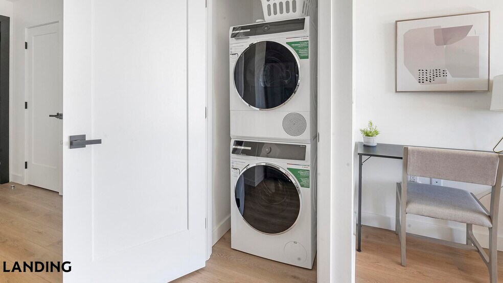 Building Photo - 632 Howard Rd SE