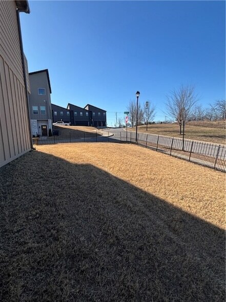 Building Photo - 2252 W Million Ln