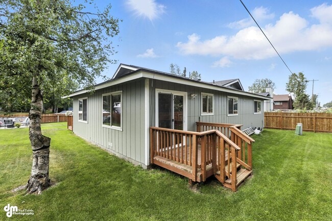Building Photo - 2 bed 1 bath home