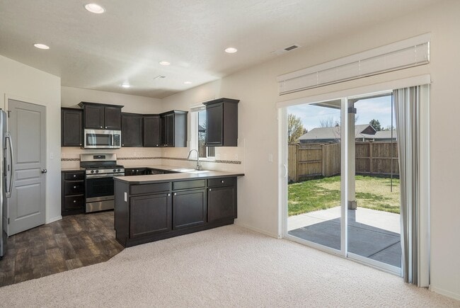 Building Photo - 3616 SW Pumice Stone Ave