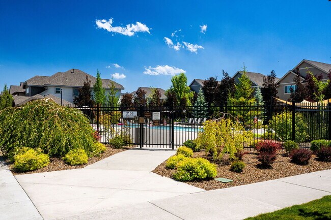 Building Photo - 3 Bed / 2 Bath near Pine Nursery Park — Grass Park Next Door, Private Community Pool