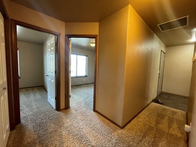 Building Photo - 907 Fawn Cir