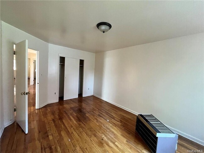 Building Photo - 3514 Bronxwood Ave