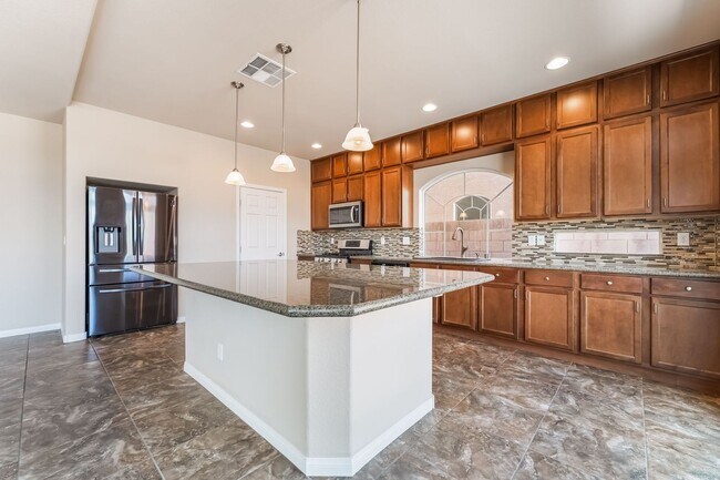 Building Photo - Upgraded Tri-Level Home on a Cul-de-Sac Lot in Southwest
