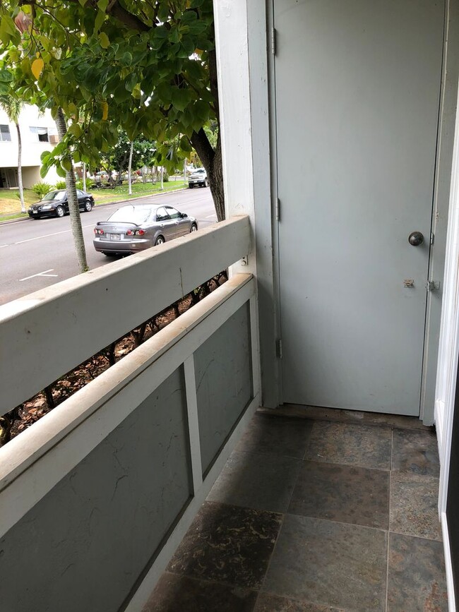 Building Photo - HOKUKANI 2/2/1 ON THE 1ST FLOOR,  LOCATED IN THE HEART OF KAILUA
