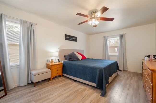 Building Photo - Central Newport News