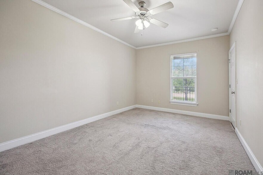 Building Photo - 7300 Burbank Dr