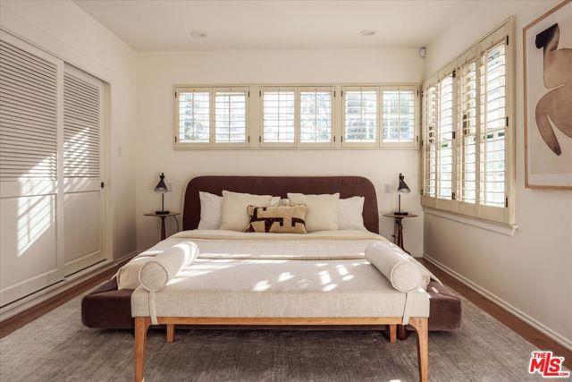 Primary Photo - 5657 Valley Oak Dr