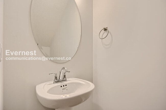 Building Photo - 345 Raines Ct