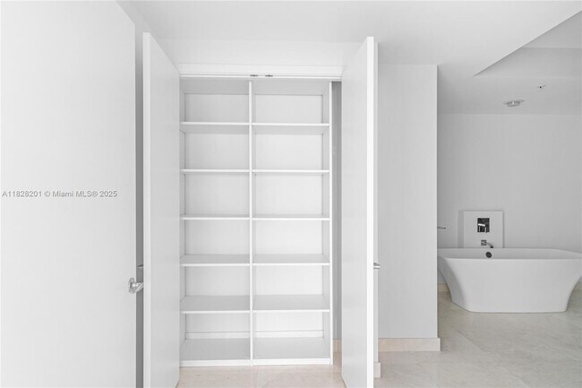 Building Photo - 17111 Biscayne Blvd