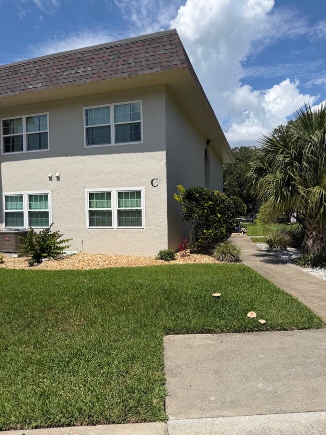 Building Photo - 3800 Saxon Ave#C-52 C