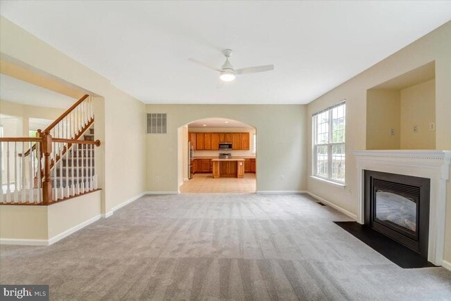 Building Photo - 240 Davis St