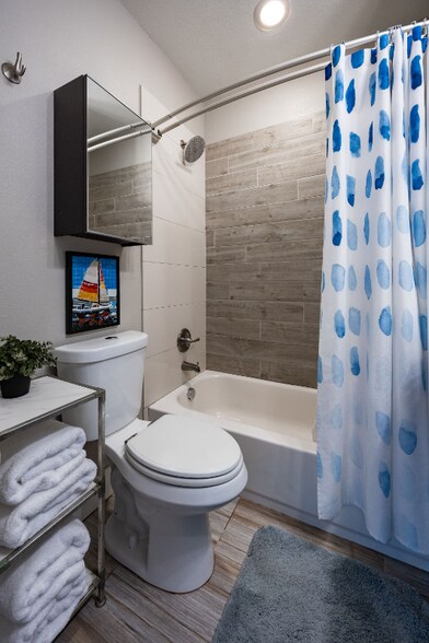 Building Photo - 821 Inca St