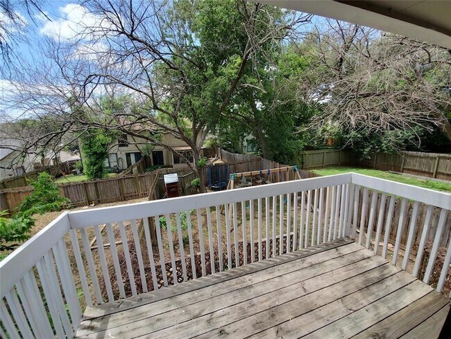 Building Photo - 9008 Sanger Dr