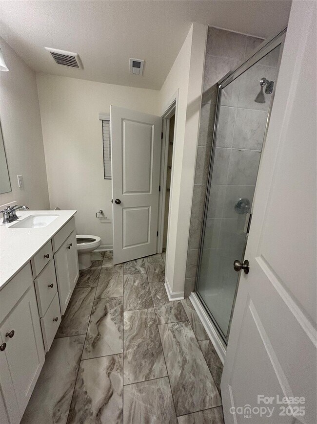 Building Photo - 6043 Rizer Dr