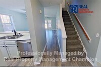 Building Photo - Recently updated 2 BD/1.5 BA End Unit Townhome w/Community Pool