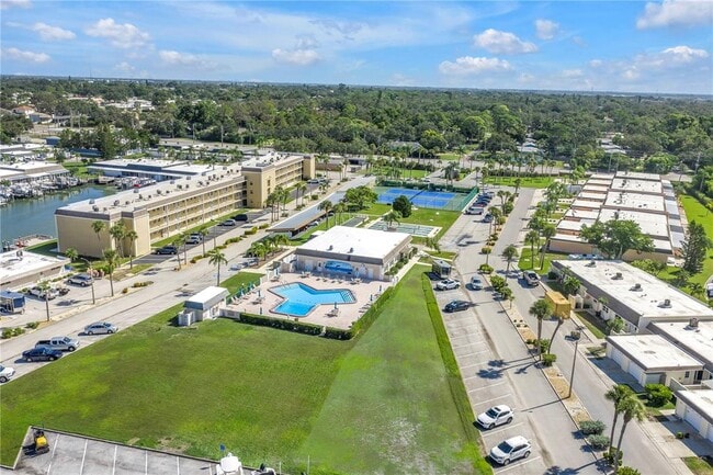 Building Photo - 433 Boca Ciega Point Blvd S