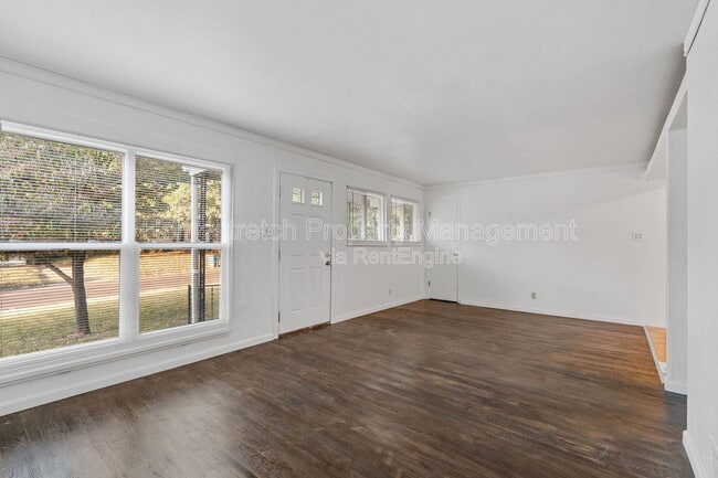 Building Photo - 212 Mc Alpine Dr