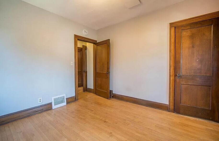 Building Photo - 3421 N Frederick Ave