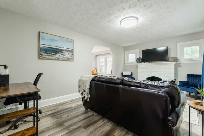 Primary Photo - 246 Wayne Ave