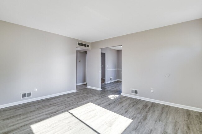 Building Photo - Introducing a beautiful 3 bedroom, 1 bathr...