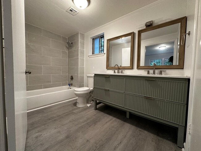 Building Photo - 76 S Haardt Dr