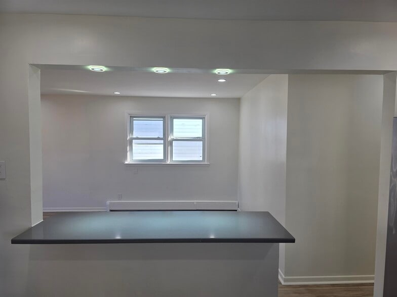 Building Photo - 157 Neptune Ave