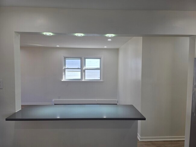 Building Photo - 157 Neptune Ave