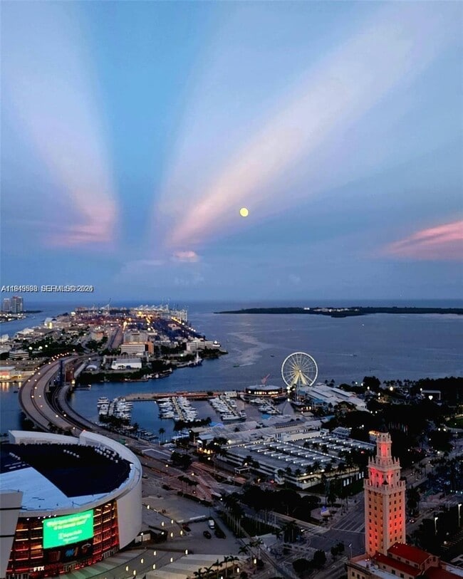 Building Photo - 851 NE 1st Ave