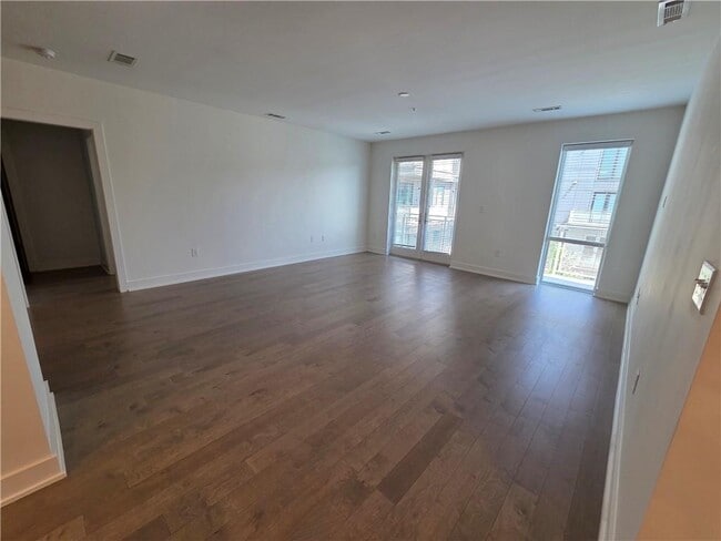 Building Photo - 775 Juniper St NE