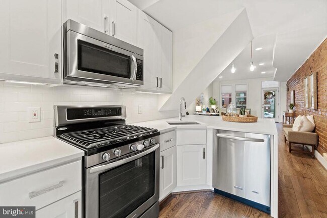 Building Photo - 1029 Euclid St NW
