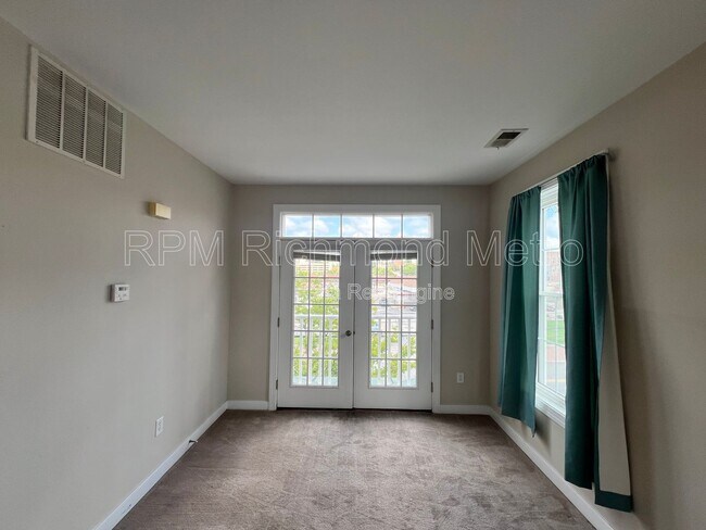 Building Photo - 215 N 18th St