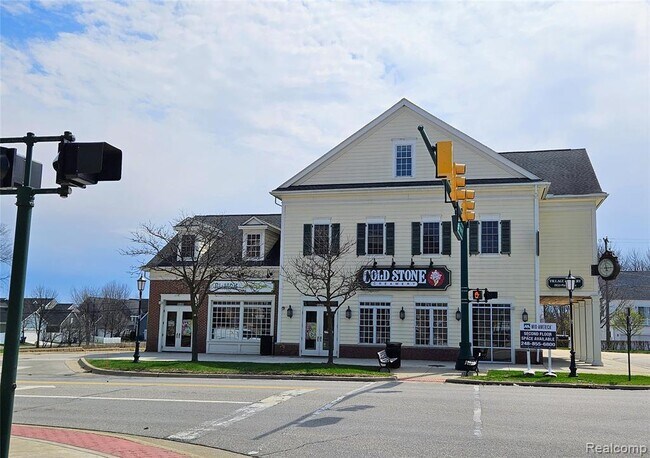 Building Photo - 264 Village Way S