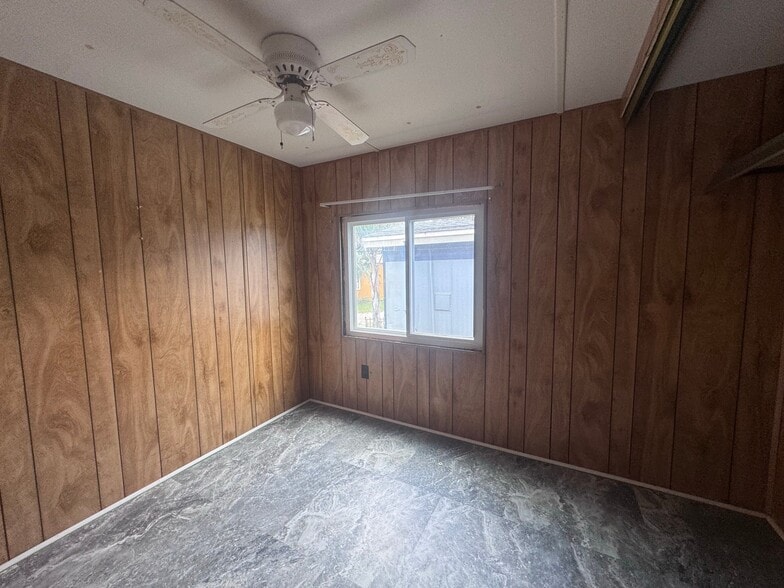 Building Photo - 4115 Aurora Rd