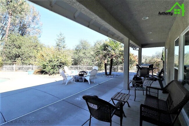 Building Photo - 14270 Quail Springs Rd