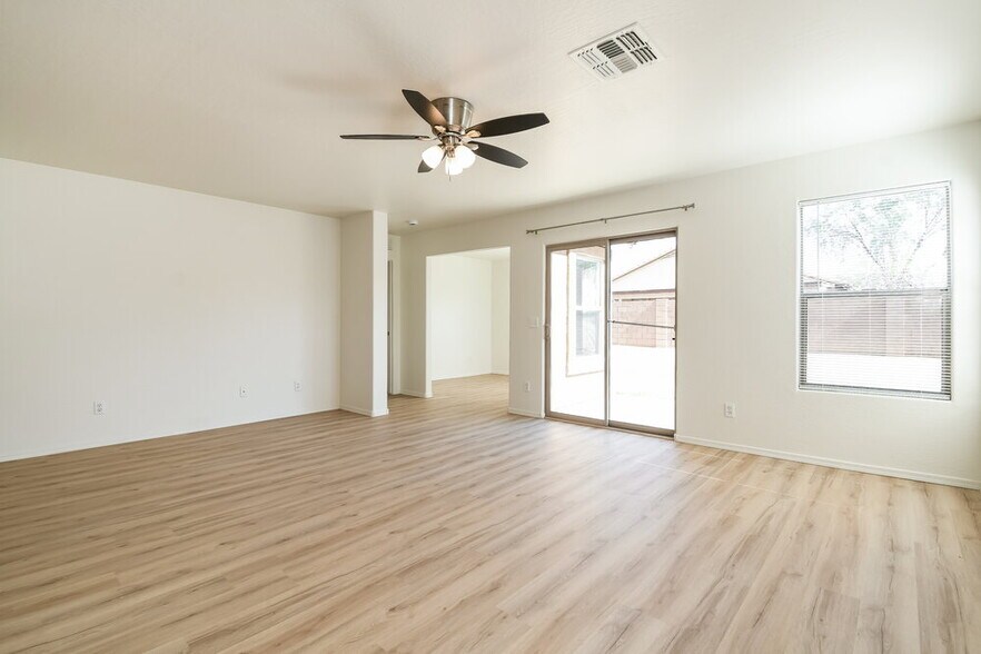 Building Photo - 7401 S 30th Ave