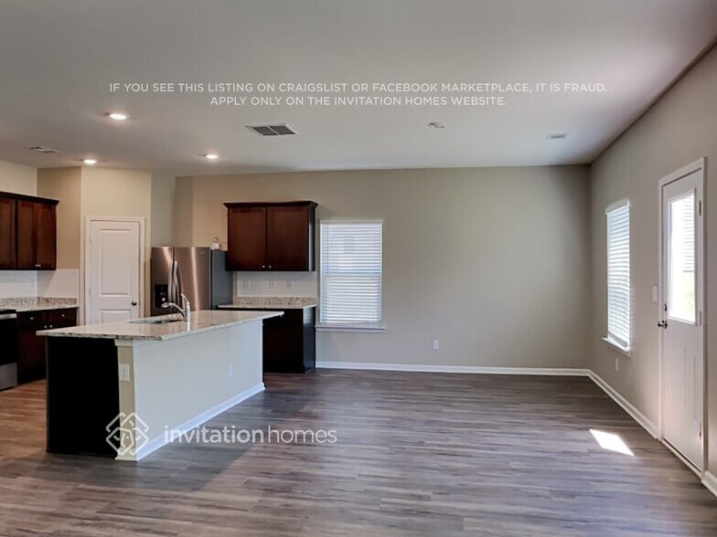 Building Photo - 407 Vermeer Ct
