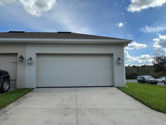 Building Photo - 10021 Love Story St