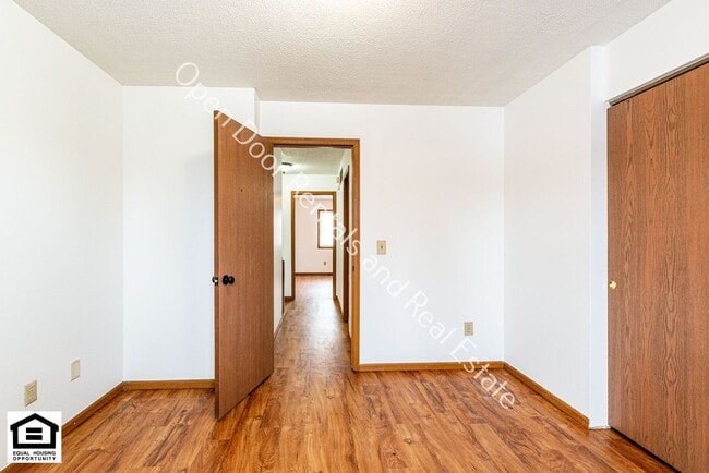 Building Photo - 5215/5217 Vermont Lane