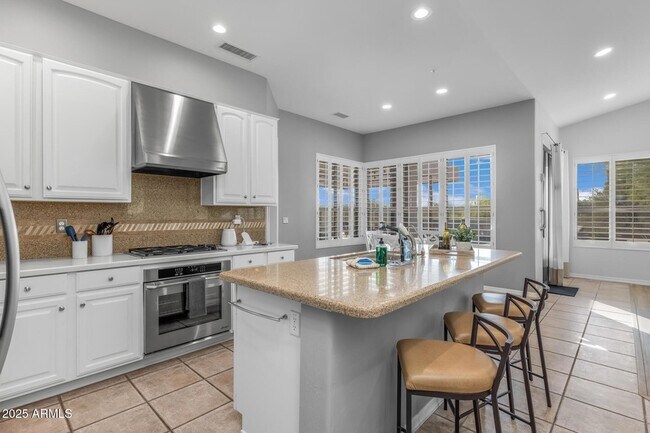 Building Photo - 7474 E Red Bird Rd