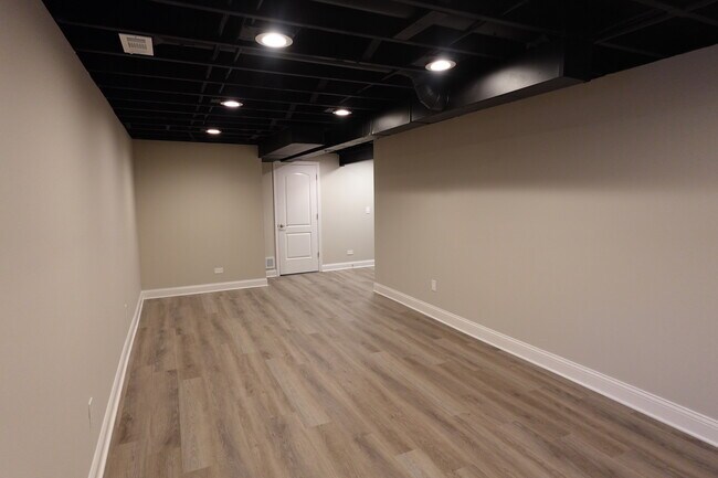 Building Photo - 1259 Knollwood Cir