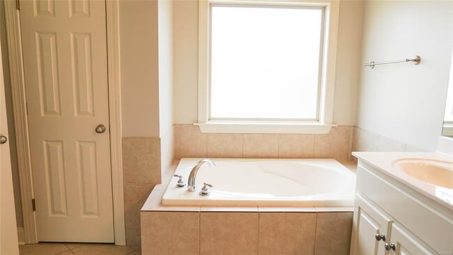 Building Photo - 9537 Greythorne Way