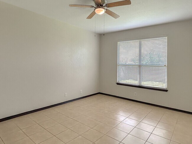 Building Photo - One-Story Home with Office in Bridlewood Park, Live Oak