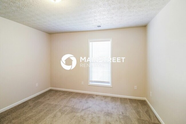 Building Photo - 3 Bedroom Pet-Friendly Home in Covington, GA with Main Street Renewal