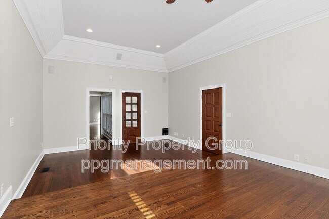 Building Photo - 16205 Riverpointe Dr